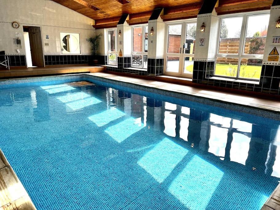 Vast, Elegant Home With Indoor Pool & Sauna Near Popular Golf Course Kington (Herefordshire) Exterior foto