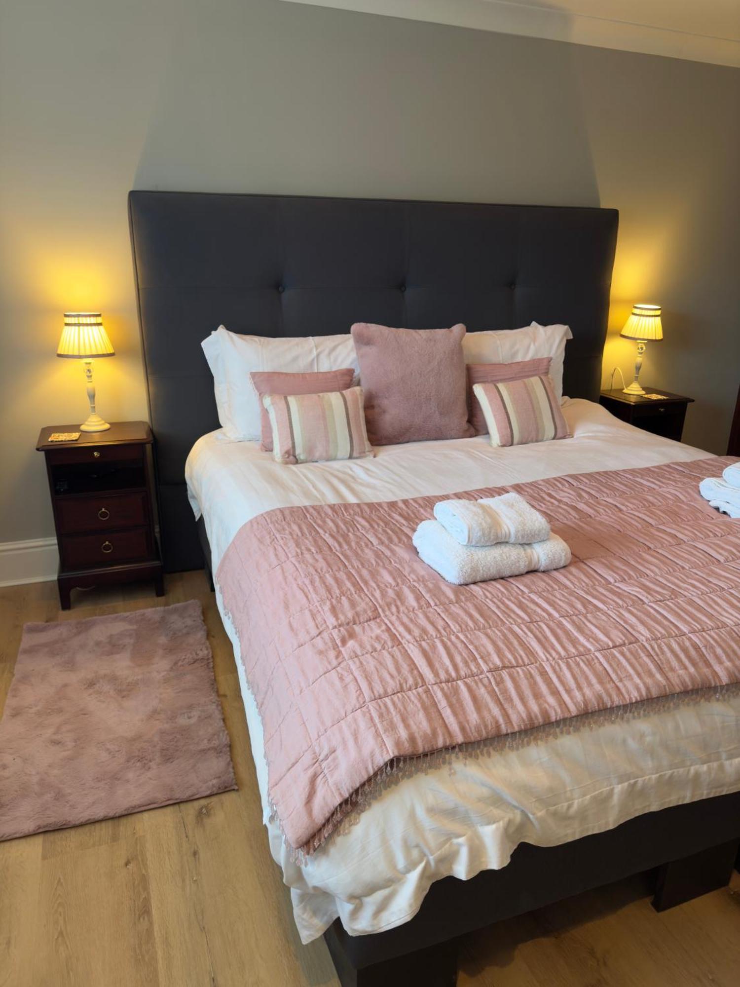 Vast, Elegant Home With Indoor Pool & Sauna Near Popular Golf Course Kington (Herefordshire) Exterior foto