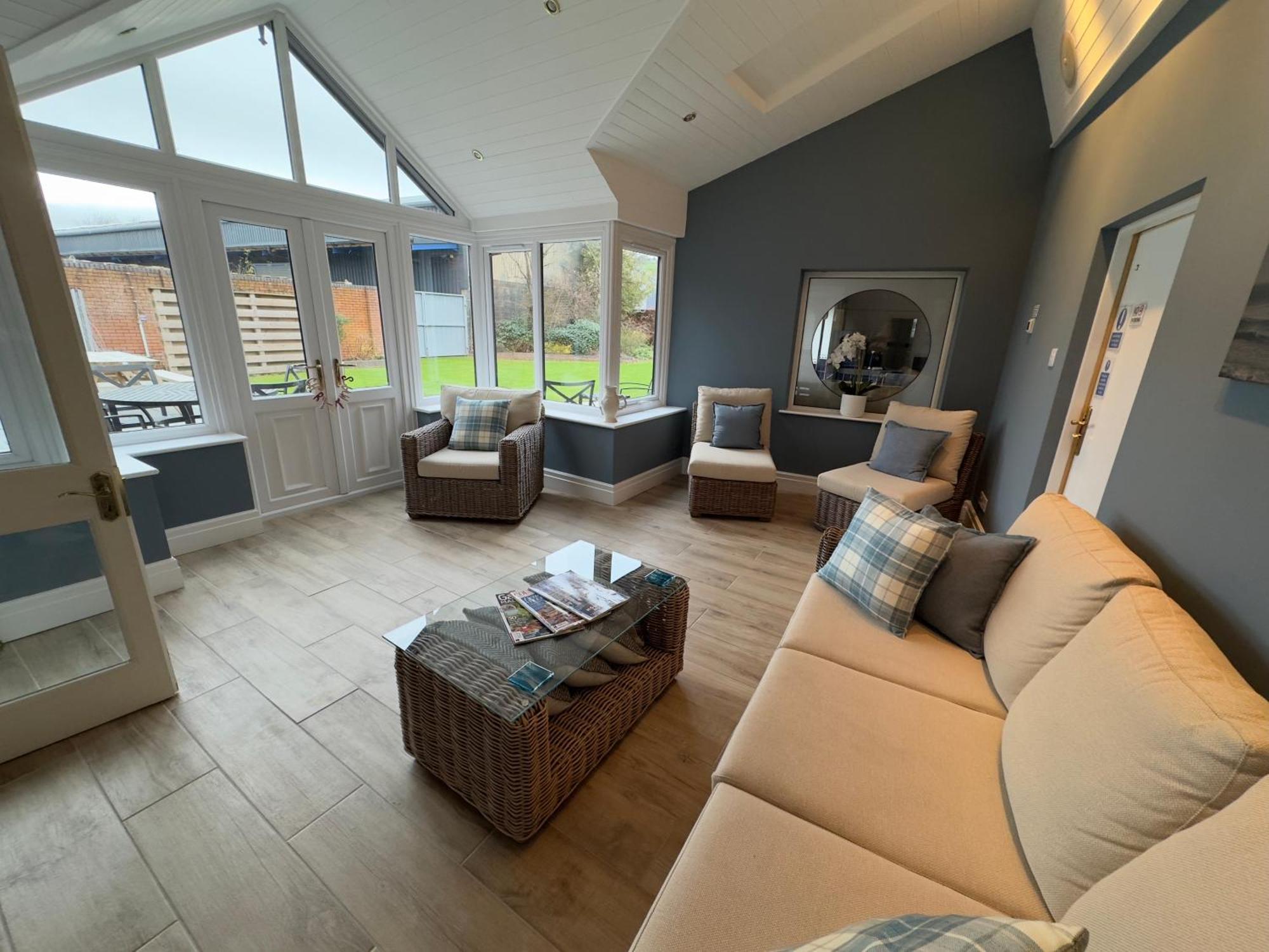 Vast, Elegant Home With Indoor Pool & Sauna Near Popular Golf Course Kington (Herefordshire) Exterior foto