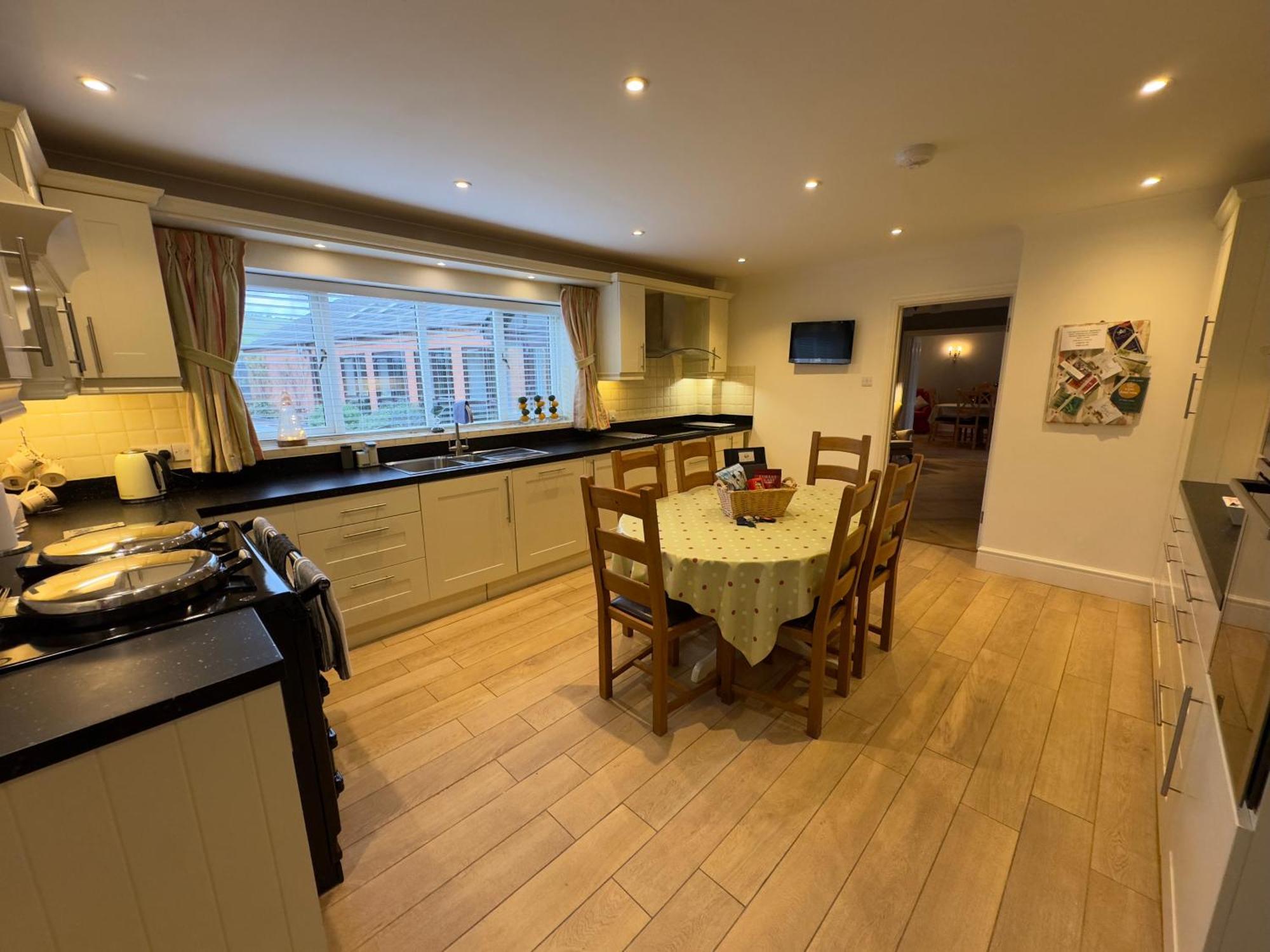 Vast, Elegant Home With Indoor Pool & Sauna Near Popular Golf Course Kington (Herefordshire) Exterior foto