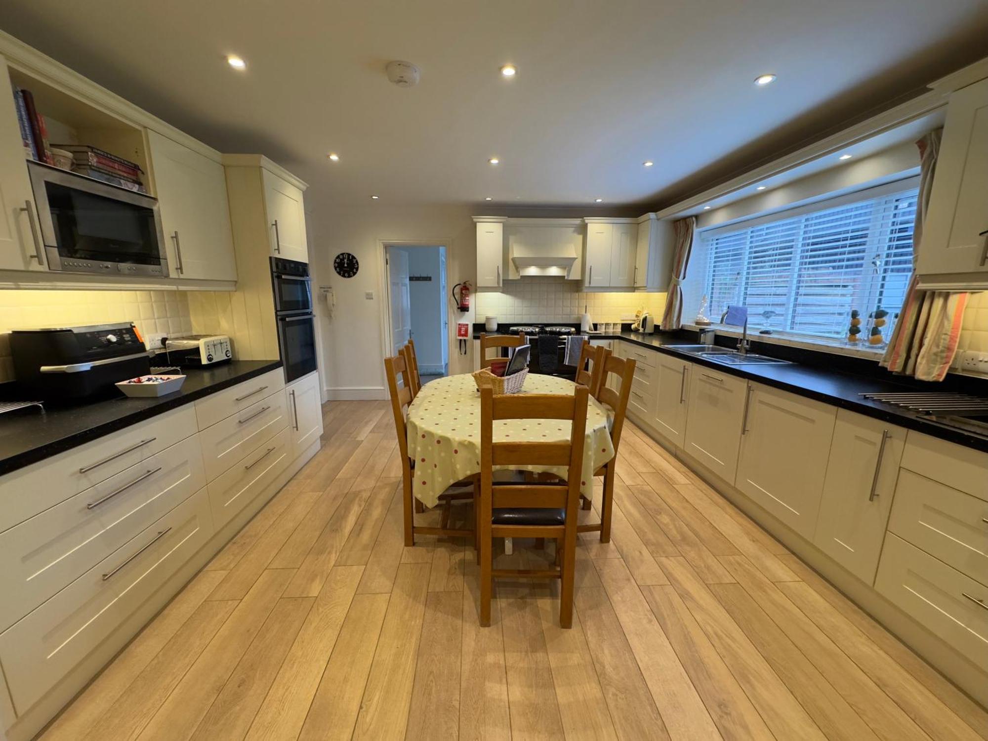Vast, Elegant Home With Indoor Pool & Sauna Near Popular Golf Course Kington (Herefordshire) Exterior foto