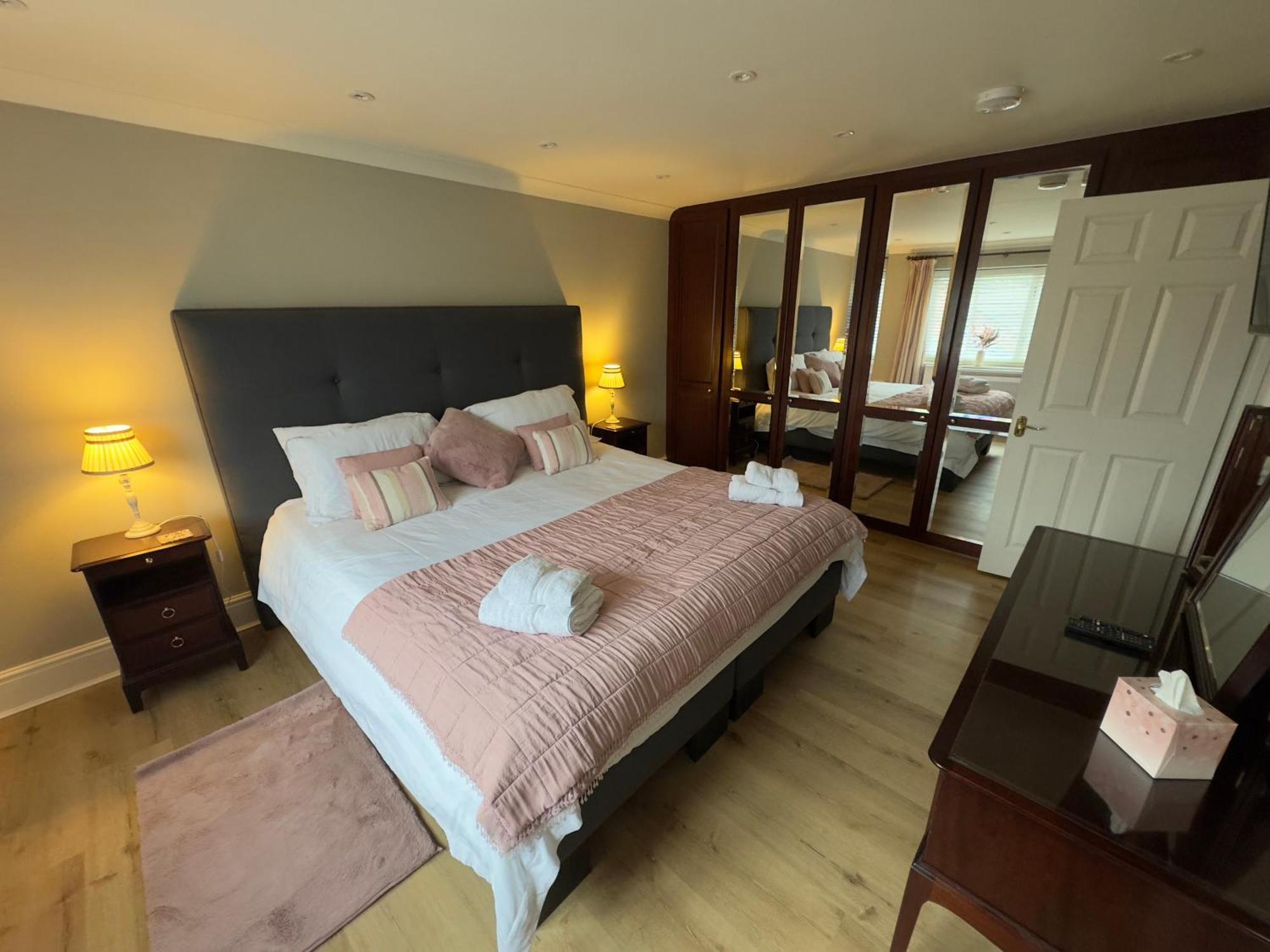 Vast, Elegant Home With Indoor Pool & Sauna Near Popular Golf Course Kington (Herefordshire) Exterior foto